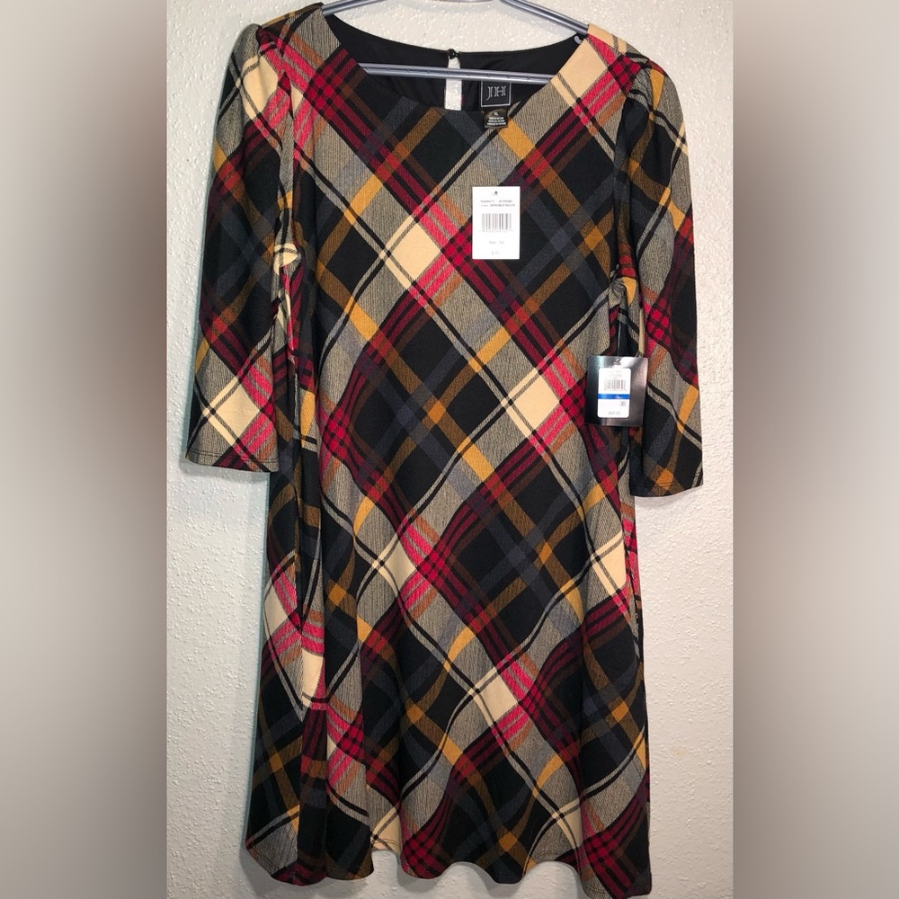 JH NWT. XL. Color Multi 27” Top /Bottom, 21” Armpit / Armpit Easy Flow,Pockets